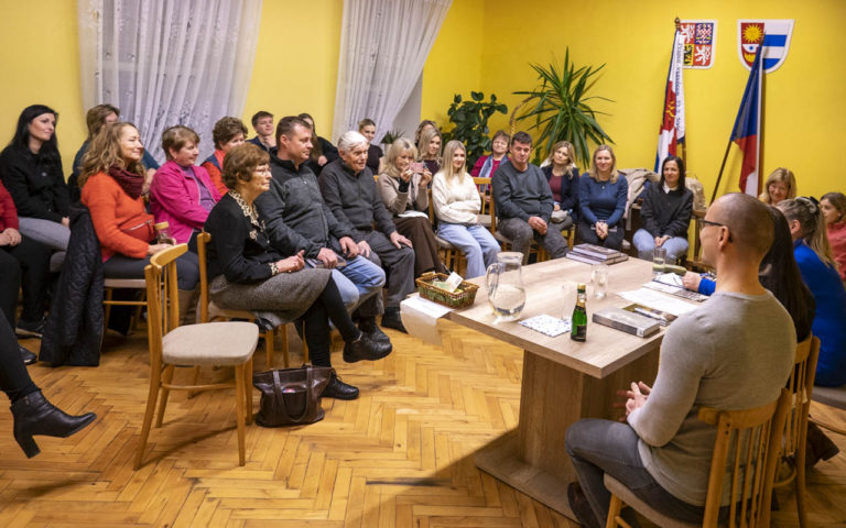 Autorské čtení