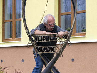 Instalace vítacího zvonu