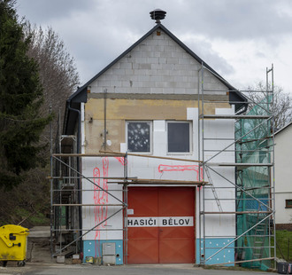 Práce na hasičské zbrojnici