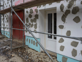 Práce na hasičské zbrojnici