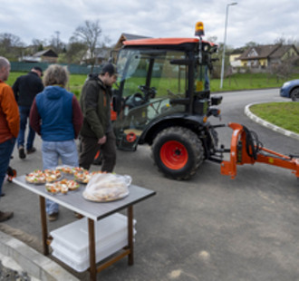 Představení nového obecního traktůrku