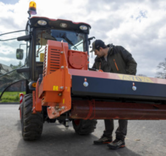 Představení nového obecního traktůrku