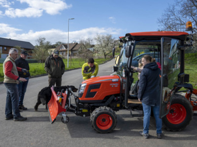 Představení nového obecního traktůrku