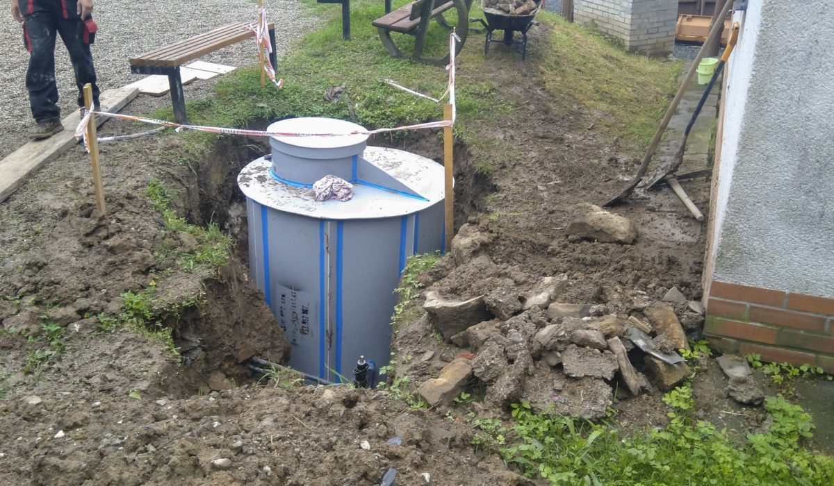 Nová vodoměrová šachta, obecní areál
