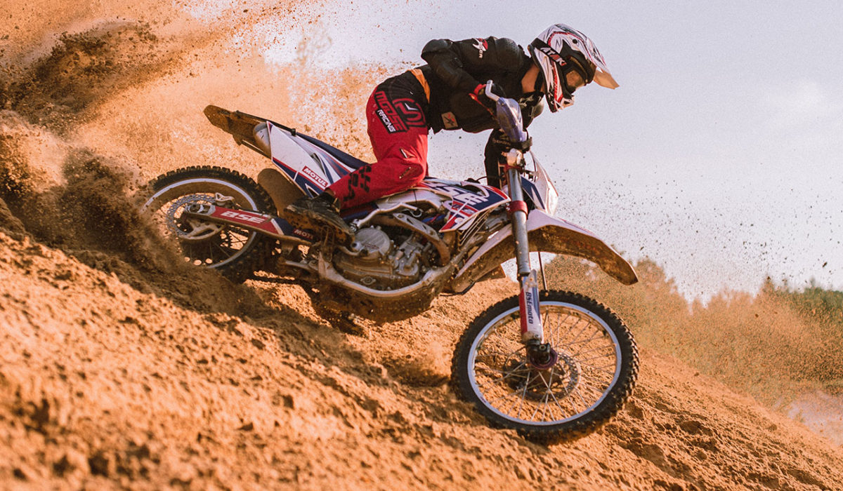 Pozvánka: Classic motocross ve Žlutavské rokli