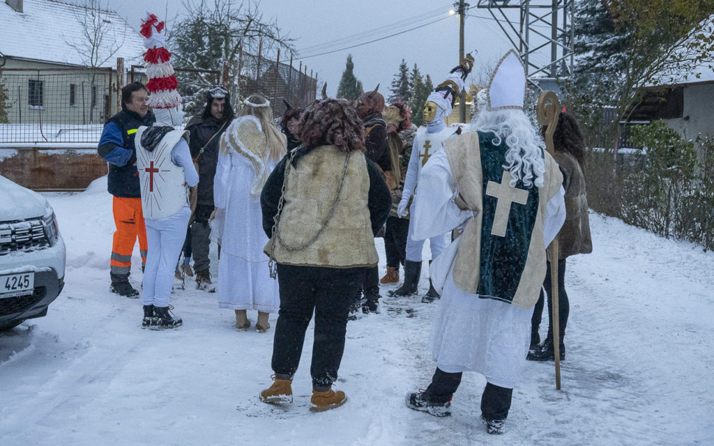 23-12-02 pochuzka mikulas-8030