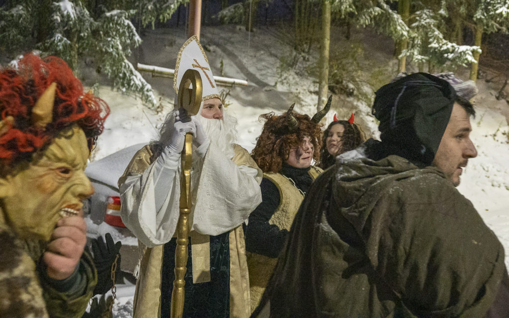 23-12-02 pochuzka mikulas-8140